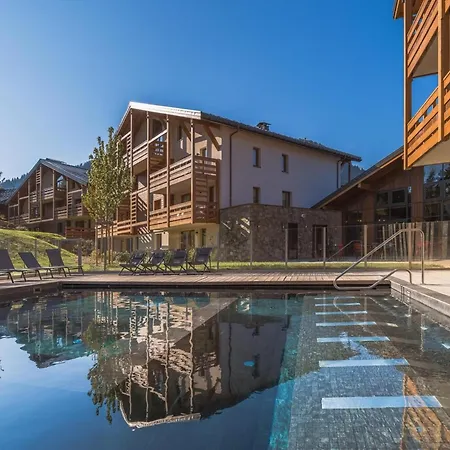 In Near Slopes Apartment *